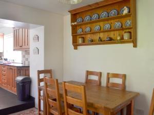 Nhà bếp/bếp nhỏ tại Breasty Haw +15 ảnh