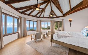 Postel nebo postele na pokoji v ubytování Private Oasis with Incredible Views + 45 fotografií