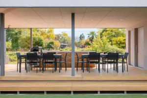 Εστιατόριο ή άλλο μέρος για φαγητό στο BRIDGE STAY BIWAKO PREMIUM- Luxury Villa , Hotel Quality Stay with Private Sauna, Jacuzzi & BBQ Terrace