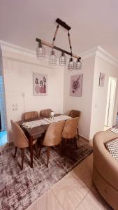 Гостиная зона в Cairo, Madinaty, 2BR, Furnished apartment +11 фотографий