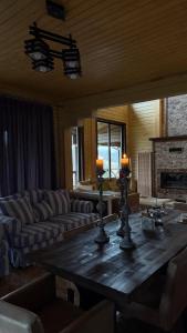 Χώρος καθιστικού στο Шале Задільське