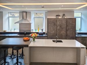 Køkken eller tekøkken på The Village Hall + 17 billeder