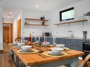 Köök või kööginurk majutusasutuses Acre Luxury Lodges-Cedar Lodge