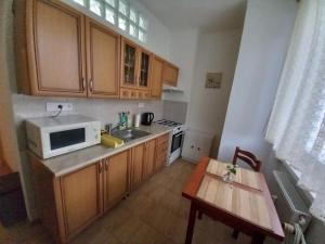 Una cocina o cocineta en Apartmán Margareta