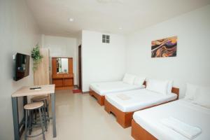 Μια τηλεόραση ή/και κέντρο ψυχαγωγίας στο RGE Hotel