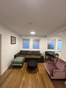 Khu vực ghế ngồi tại To&To Apartments 2-2 Bedroom