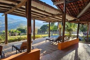 Γενική θέα στο βουνό ή θέα στο βουνό από  αυτό το πανδοχείο