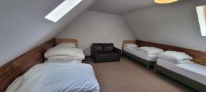 Ένα ή περισσότερα κρεβάτια σε δωμάτιο στο Stylish Lodge in the Peak District sleeps up to 9