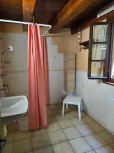 Ένα μπάνιο στο Gîte de charme Alsacien près de Colmar