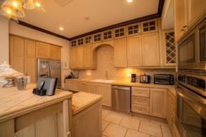 Η κουζίνα ή μικρή κουζίνα στο Vista Bahia 3C 3 bdr Ocean View in Los Suenos