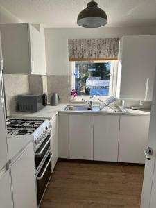 Köök või kööginurk majutusasutuses Lochside Hub +5 fotot