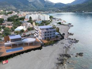 Peisaj natural din apropierea acestui hotel