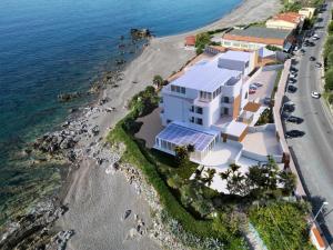 Peisaj natural din apropierea acestui hotel