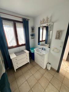 Et badeværelse på La borie de la croix + 28 billeder