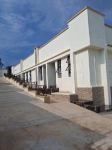 Budova, kde se penzion nachází + 7 fotografií