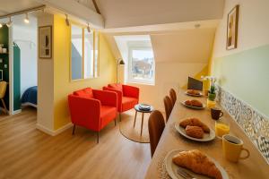 Jídlo v apartmánu nebo okolí + 8 fotografií