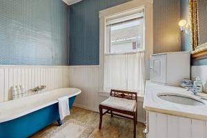 Koupelna v ubytování Pleasant Street 43 + 14 fotografií