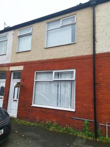 Το κτήριο όπου στεγάζεται  το δωμάτιο σε οικογενειακή κατοικία