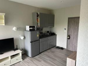 Η κουζίνα ή μικρή κουζίνα στο Апартаменты Пхукет