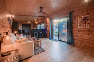 Μια τηλεόραση ή/και κέντρο ψυχαγωγίας στο Gîte Insolite Carpe Diem