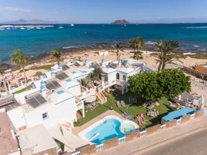 Bazén v ubytování Apartamentos LIVVO Galera Beach nebo v jeho okolí