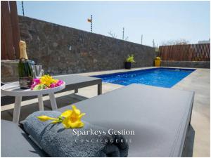 Bazén v ubytování SG19 Villa Serenity Lux nebo v jeho okolí