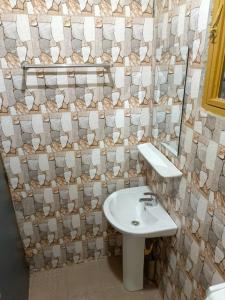 Un baño de Furnished 3-room apartment for rent in Ouagadougou BF