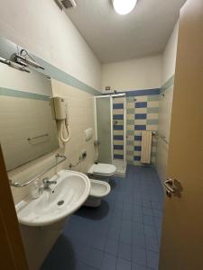 Phòng tắm tại Hotelleria di Ovada