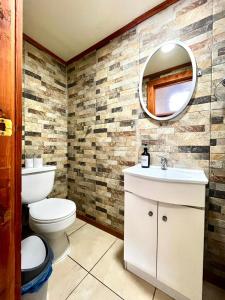 Ένα μπάνιο στο Hostal Las Heras