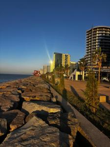 Naturlandskabet i nærheden af lejlighedshotellet