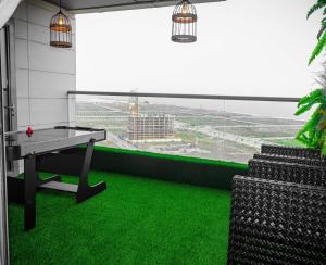 Μπαλκόνι ή βεράντα στο 2 - 4 bedroom apartments in Eko Atlantic City