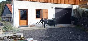 Το κτήριο όπου στεγάζεται  το διαμέρισμα