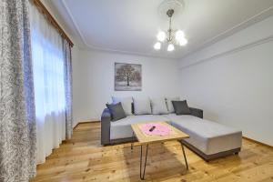 Χώρος καθιστικού στο Ferienwohnung Salzafeld