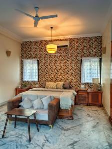 Posezení v ubytování The Island Indiranagar