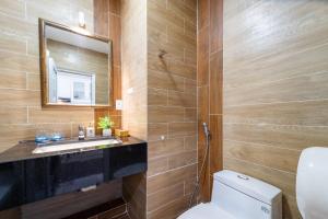 Koupelna v ubytování Sabina Residence + 47 fotografií