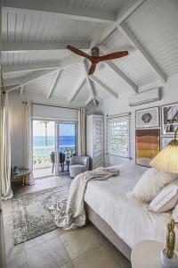 Ένα ή περισσότερα κρεβάτια σε δωμάτιο στο Hidden Pearl Luxurious oceanview villa +47 φωτογραφίες