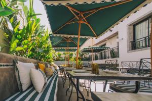 Ресторан / й інші заклади харчування у Dally Apart Hotel