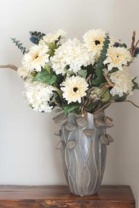 Foto de la galería de The Nesting Cottage en Baptist Hospital Heliport