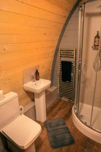 Vannituba majutusasutuses Green Oak Nature Retreat +23 fotot