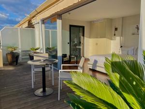 Balkón nebo terasa v ubytování Hôtel Cannes Centre Univers + 36 fotografií