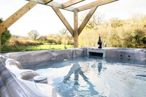 Bazén v ubytování Foxglove Cottage nebo v jeho okolí