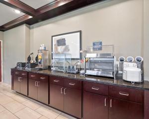 Η κουζίνα ή μικρή κουζίνα στο Cobblestone Hotel & Suites - Ephraim +49 φωτογραφίες