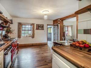 Curryにある2 Bed in Curry oc-ii15381のキッチン(カウンター、フルーツ入り)