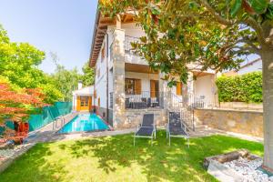 Vườn quanh Espectacular casa con jardín próxima a Pamplona