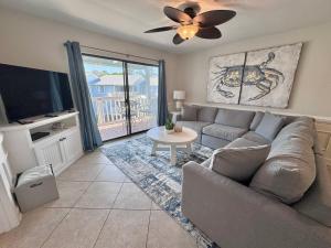 TV a/nebo společenská místnost v ubytování Bayview