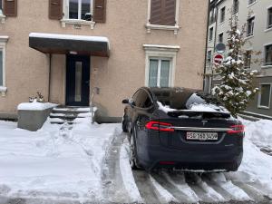 Το Modern 80qm Flat with Balcony & free Parking τον χειμώνα