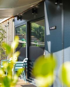 Φωτογραφία από το άλμπουμ του The Reef - Unique Hot Tub Cabin in Millport σε Millport