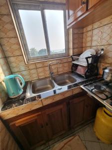 Nhà bếp/bếp nhỏ tại Shalom Residence