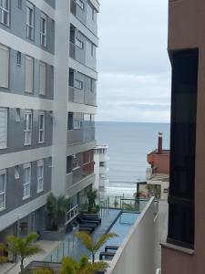 En generel havudsigt eller havudsigten taget fra lejligheden + 5 billeder