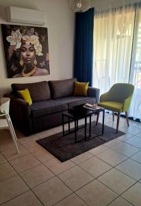 Χώρος καθιστικού στο By The Way Apartment 1